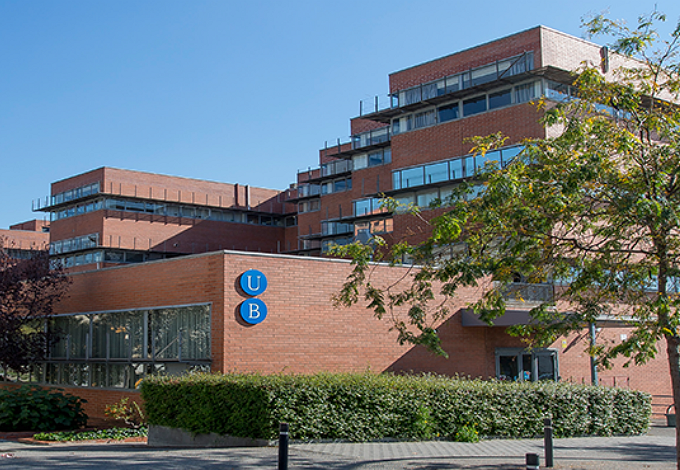 Façana del CRAI Biblioteca de Ciències de la Terra