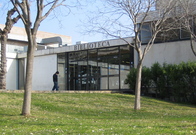 Façana del CRAI Biblioteca de Dret