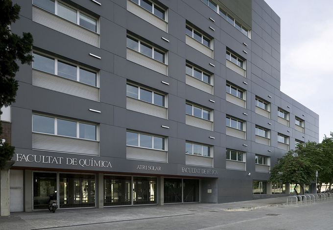 Façana del CRAI Biblioteca de Física i Química