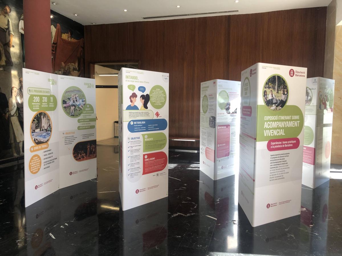 Nova exposició al CRAI Biblioteca del Campus de Mundet: ‘Presentació de projectes d'acompanyament vivencial a joves’