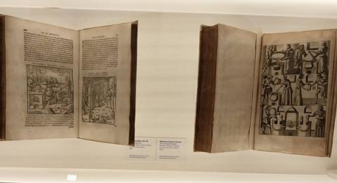 El CRAI Biblioteca de Fons Antic a l’exposició IA: Intel·ligència artificial del CCCB