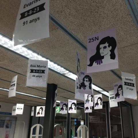 Cartells per visibilitzar la violència de gènere al CRAI Biblioteca d’Economia i Empresa