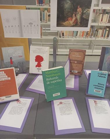 Mostra bibliogràfica amb motiu del #25N al CRAI Biblioteca de Filosofia, Geografia i Història