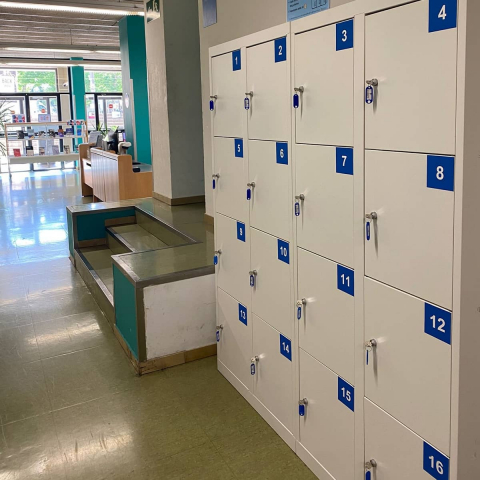 Nous armariets al CRAI Biblioteca d'Economia i Empresa (Grau)