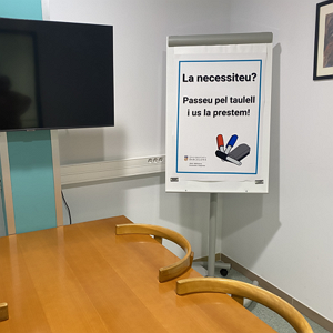 Pissarres portàtils per a les sales de treball del CRAI Biblioteca d’Economia i Empresa