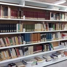 El CRAI Biblioteca de Farmàcia i Ciències de l'Alimentació rep un donatiu del Museu de la Farmàcia Catalana