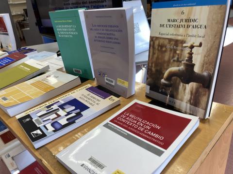 Mostra bibliogràfica sobre Dret i aigua al CRAI Biblioteca de Dret