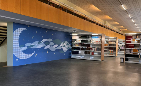 Estudiants de la UB pinten un mural al CRAI Biblioteca del Campus Mundet