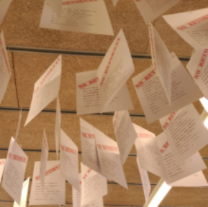 Exposició Els llibres que han volat al CRAI Biblioteca de Farmàcia i Ciències de l'Alimentació