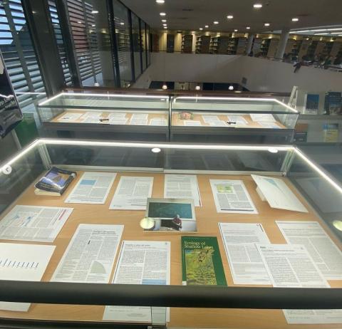 Mostra bibliogràfica al CRAI Biblioteca de Biologia: Premi Ramon Margalef d’Ecologia 2023