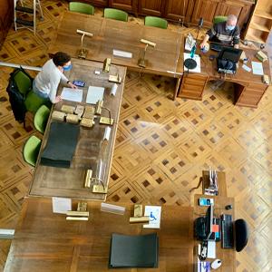 Renovació de la distribució i de l’equipament de la sala de consulta del CRAI Biblioteca de Reserva