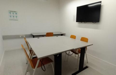 Noves sales de treball al CRAI Biblioteca de Farmàcia i Ciències de l'Alimentació Campus Diagonal Sud