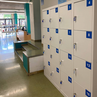 Nous armariets al CRAI Biblioteca d'Economia i Empresa (Grau)