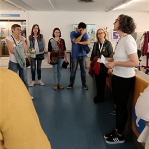 Èxit de la visita teatralitzada del CRAI Biblioteca del Campus Clínic en la jornada Clínic Obert