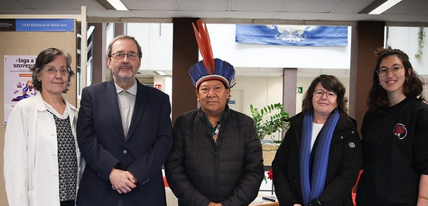 El CeDocBiV rep la visita de Davi Kopenawa
