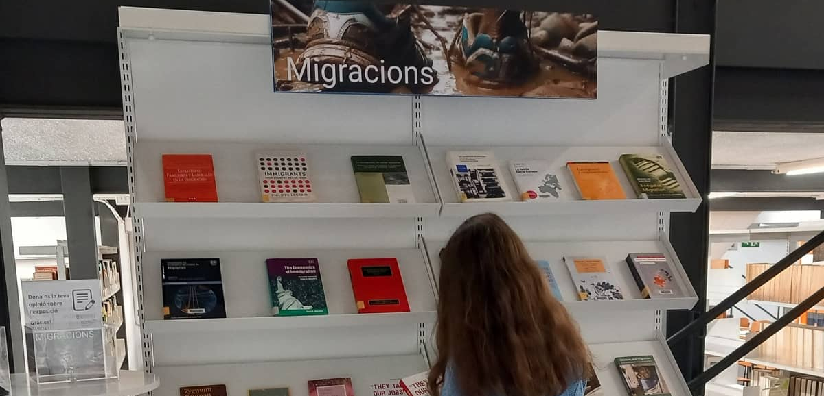 Migracions, nova exposició del CRAI Biblioteca d'Economia i Empresa