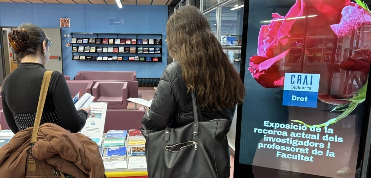 El CRAI Biblioteca de Dret exposa les darreres publicacions del professorat de la Facultat amb motiu de Sant Jordi
