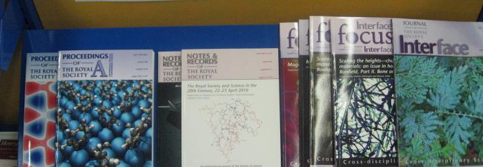 Exposició CRAI Biblioteca de Física i Química 350 anys de la Royal Society of London